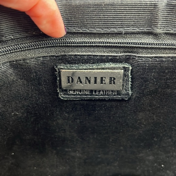 Danier black leather crossbody bag purse - Picture 5 of 10